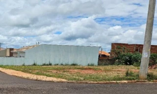 Imóvel 3060600 [''] - ['Avenida Zualdo Paganini, S/N, Lote F, Quadra 20, Centro, Piacatu, SP, 16230-000 Condições para pagamento: à vista 100% do pagamento na emissão do CCV (Contrato de Compra e Venda) Considerações: Sobre o valor arrematado considerar + 7.0 % de comissão do leilão e + 1.0 % de taxa de serviços Pagimovel® a serem pagos pelos compradores. Exibir mais Descrição Lote, Centro, Desocupado, 150.00 M² de área de terreno, 150.00 M² de área útil, 150.00 M² de área total. Matrícula nº 10