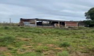 Imóvel 2898601 [''] - ['Sem denominação, S/N, Chácara das Figueiras, Zona Rural, Rosário do Sul, RS, 97590-000 Condições para pagamento: à vista 100% do pagamento na emissão do CCV (Contrato de Compra e Venda) Considerações: Sobre o valor arrematado considerar + 7.0 % de comissão do leilão e + 1.0 % de taxa de serviços Pagimovel® a serem pagos pelos compradores. Exibir mais Informações adicionais Estas considerações estabelecem as condições aplicáveis à aquisição de imóveis com o Sicoob (VENDEDO