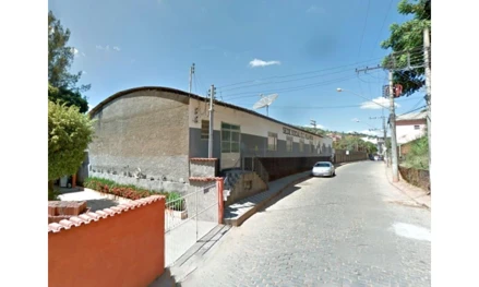 Comercial em Além Paraíba, Esplanada Santo Antônio, Rua Rita Couto Gomes, 146, MG. Área: nullm2