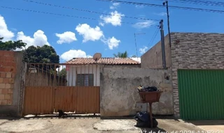 Imóvel 2324704 ['8555519180243'] - ['QUADRA 215,N. SN CASA 01, LOTE 11, PARQUE ESTRELA DALVA IX - CEP: 72853-215, LUZIANIA - GOIAS'] ['Parque Estrela Dalva IX e X'] - ['Luziânia']/['GO'] - 1