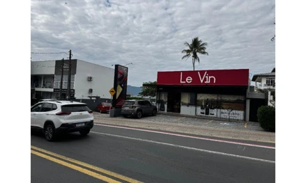 Comercial em Florianópolis, Coqueiros, R. Des. Pedro Silva, 2045 - Praia do Ervino, SC. Área: 677.39m2