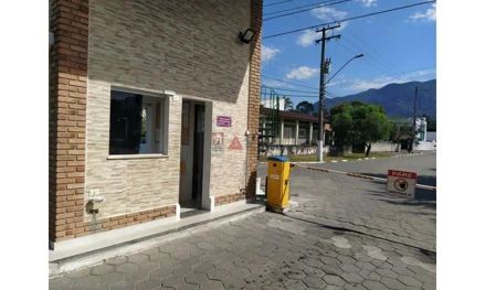 Casa em Caraguatatuba, Massaguaçu, Rua Luiz Felipe Saldanha da Gama, 40, SP. Área: 107.45m2