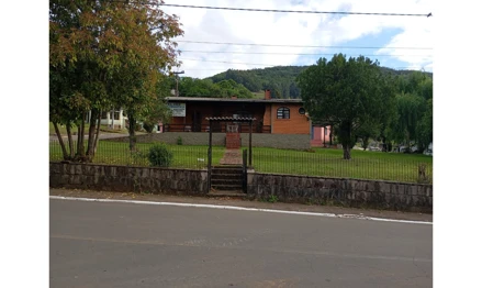 Casa em Santa Maria do Herval, Centro, Rua Benno Closs, 175, RS. Área: 100m2