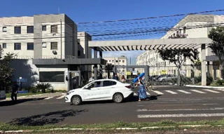 Imóvel 2963611 ['8787702977873'] - ['AVENIDA PROFESSOR GUSTAVO FLEURY CHARMIL,N. 112 APTO. 13 BLOCO E TORRE 3, JARDIM RESIDENCIAL PARAISO - CEP: 14804-012, ARARAQUARA - SAO PAULO'] ['Jardim Res. Paraiso'] - ['Araraquara']/['SP'] - 1
