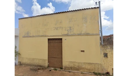 Casa em Carmo do Paranaíba, Lagoinha, Rua Atanásio dos Santos, 235, MG. Área: 155m2 - imagem 0