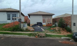 Imóvel 2668412 ['8787711174095'] - ['RUA JORGE MARTINS DE OLIVEIRA,N. 43 QD 10 LT 18, VIDA NOVA PRESIDENTE PRUDENTE I - CEP: 19044-426, PRESIDENTE PRUDENTE - SAO PAULO'] ['Vida Nova Pres. Prudente II'] - ['Presidente Prudente']/['SP'] - 1