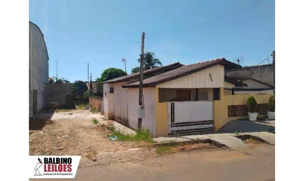 Casa em Juara, Centro, Rua Adenilson de Brida, nº 199-S, Bairro Centro, Juara - MT, MT. Área: 525m2