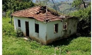 Imóvel 2617014 [''] - ['Rua Silvio Cougo, nº 680, Vila Paiva, Varginha/MG, DEVEDORES FIDUCIANTES: SRA. FERNANDA BORJUCA ANTONIUK, inscrita no CPF sob o nº 182.717.338.69, RG Nº 22.284.027, SSP/MG, divorciada, residente e domiciliada, à Avenida dos Canários, nº 629, lote 03, quadra G, Residencial São Lourenço, em Joanópolis/SP'] ['Vila Paiva'] - ['Varginha']/['MG'] - 1