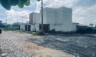 Imóvel 2789817 ['8444423692985'] - ['AVENIDA CHIQUITA CHAVES,N. 1371 CASA 01, PAVIMENTO TERREO, BLOCO 01, JARDIM CANDIDES - CEP: 35500-000, DIVINOPOLIS - MINAS GERAIS'] ['Jardim Candides'] - ['Divinópolis']/['MG'] - 1