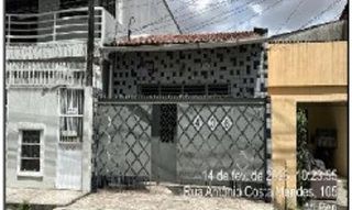 Imóvel 2761718 ['1444410949631'] - ['RUA MONSENHOR AGOSTINHO,N. 406 CASA, VILA PERI - CEP: 60730-182, FORTALEZA - CEARA'] ['Vila Peri'] - ['Fortaleza']/['CE'] - 1