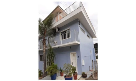 Casa em Pinheiro Preto, Centro, Rua Senador Antonio Carlos Konder Reais, SC. Área: 344m2