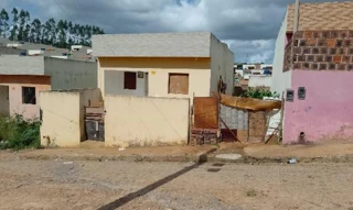 Imóvel 2494121 ['8444427972630'] - ['RUA PROJETADA R03,N. SN QUADRA D LOTE17 CHÃ DE ALEGRIA III, NV CHA ALEGRIA III - CEP: 55835-000, CHA DE ALEGRIA - PERNAMBUCO'] ['Guindaste'] - ['Chã de Alegria']/['PE'] - 1