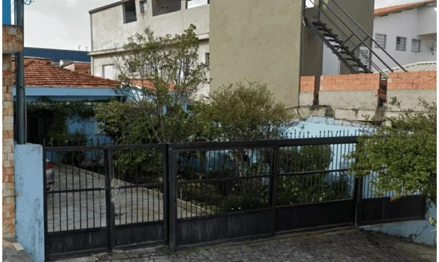 Casa em São Bernardo do Campo, Jardim Calux, Rua Armando Iezzi, 44, SP. Área: 418.2m2