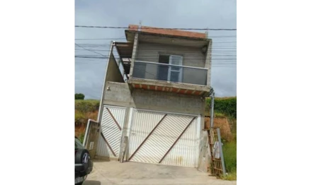 Casa em Vargem, Centro, Rua João Salvador, 605, SP. Área: 198m2