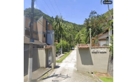 Casa em Caraguatatuba, Martim De Sá, Rua Matilde Verissimo Mendes, n 122, SP. Área: 131m2