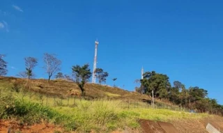 Imóvel 2898623 [''] - ['Rua Manoel de Carvalho, s/n, Fazenda Soares (região do Justinópolis), Jardim de Alá, Ribeirão das Neves, MG, 33943-670 Condições para pagamento: à vista 100% do pagamento na emissão do CCV (Contrato de Compra e Venda) Considerações: Sobre o valor arrematado considerar + 7.0 % de comissão do leilão e + 1.0 % de taxa de serviços Pagimovel® a serem pagos pelos compradores. Exibir mais Informações adicionais Estas considerações estabelecem as condições aplicáveis à aquisição 