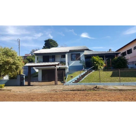 Casa em Ijuí, Osvaldo Aranha, Rua Angelo Strapazon, 342, RS. Área: 194.06m2