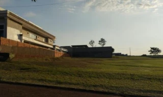 Imóvel 2926826 [''] - ['Rua 13, 18, Lote 18, Quadra L, Parque Trianon, Ourinhos, SP, 19910-475 Condições para pagamento: à vista 100% do pagamento na emissão do CCV (Contrato de Compra e Venda) Considerações: Sobre o valor arrematado considerar + 7.0 % de comissão do leilão e + 1.0 % de taxa de serviços Pagimovel® a serem pagos pelos compradores. Exibir mais Informações adicionais Estas considerações estabelecem as condições aplicáveis à aquisição de imóveis com o Sicoob (VENDEDORA), complementa