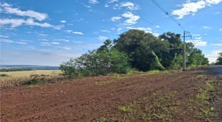 Imóvel 3013026 [''] - ['Proximidades do distrito Arroio Guaçu, zona rural do município de Mercedes/PR. Ocupação: Trata-se de imóvel rural composto parte por vegetação e parte por área destinada à agricultura. O imóvel localiza-se na saída do distrito Arroio Guaçu, sentido Distrito de Três irmãs, sendo confrontado por outras propriedades rurais e por uma estrada municipal'] [''] - ['Mercedes']/['PR'] - 1
