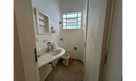 Casa em Curitiba, Centro, Rua Desembargador Clotário Portugal, 236, PR. Área: 594.45m2