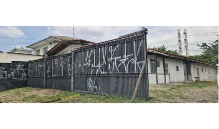 Casa em São Paulo, Butantã, Rua Alvarenga, nº 2265, SP. Área: 600m2