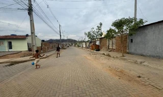 Imóvel 2520729 ['8787712996722'] - ['RUA PROFESSORA CREMILDA XAVIER DE SOUZA,N. 295 LT 35 QD 46, EUNO ANDRADE DA SILVA - CEP: 55156-240, BELO JARDIM - PERNAMBUCO'] [''] - ['Belo Jardim']/['PE'] - 1