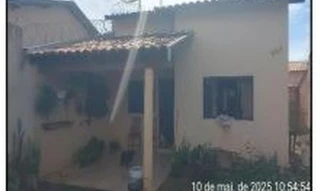 Imóvel 2385735 [''] - ['RUA NELCON DE MOURA (ANTIGA RUA 8), N. 357, QD 1273 LT 05, LOTEAMENTO RESIDENCIAL PARQUE DAS ACACIA, - FRUTAL/MG - cep: 38207086 CONFORME OS ITENS 5.1 Os interessados em participar do leilão deverão fazê-lo via INTERNET e os lances poderão ser ofertados a qualquer momento desde a divulgação dos lotes até o encerramento do evento. O encerramento do período de recebimento de lances para aquisição de cada lote respeitará as regras previstas no site do leiloeiro. 5.1.1 Em cas