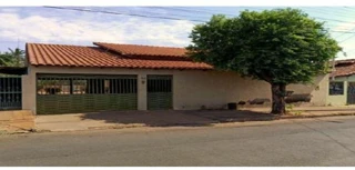 Imóvel 2595043 [''] - ['Rua Domingos Jacinto da Luz, 90 - Casa. Lote nº 03 da Quadra 184 - Centro - Quirinópolis / GO'] ['Centro'] - ['Quirinópolis']/['GO'] - 1