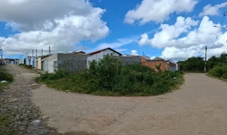 Imóvel 2624644 ['8444435648374'] - ['RUA EM PROJETO H,N. SN LT 01, QD J, SENADOR NILO COELHO - CEP: 57300-000, ARAPIRACA - ALAGOAS'] ['Sen. Nilo Coelho'] - ['Arapiraca']/['AL'] - 1