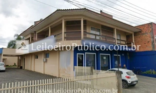 Imóvel 3040747 [''] - ['terreno urbano com a área de 655,26 m², constituído pelo lote número 3, do desmembramento procedido por Esolina Martins dos Santos, situado na cidade de Major Vieira, desta comarca, localizado nos fundos do lote nº 1, o qual dista 30,00 m, fazendo frente para uma servidão, na extensão de 18,60 m, dividindo de um lado com terras de Esolina Martins dos Santos, na extensão de 23,00 m e com terras de Nereu José Henning, na extensão de 8,50 mm, e pelos fundos divide com terras