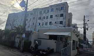Imóvel 2865449 ['8555534191358'] - ['AVENIDA PROFESSOR THEOCRITO BATISTA,N. 1004 APTO. 108 BL 08 MOD 01 BOX 356, CAJI - CEP: 42721-810, LAURO DE FREITAS - BAHIA'] ['Quintas do Picuaia'] - ['Lauro de Freitas']/['BA'] - 1