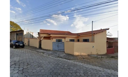 Casa em São Lourenço, Centro, Rua Dr. Melo Viana, 700, MG. Área: 435.77m2