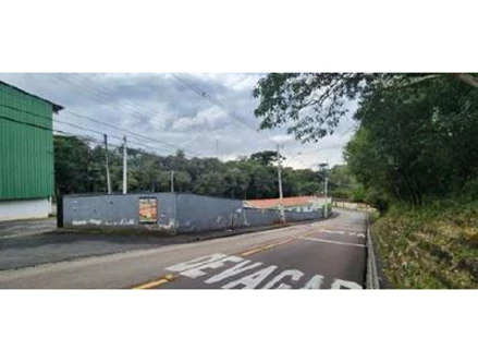 Comercial em Curitiba, Campo Comprido, Rua Luiz Tramontin, n 144, PR. Área: 7685.05m2