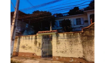 Casa em Niterói, Fonseca, Rua Monerat, nº 20, Quadra D, Lote 4, Fonseca, Niterói, RJ, 24120-460, RJ. Área: nullm2