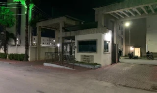 Imóvel 2909754 ['8787710652554'] - ['AVENIDA PRESIDENTE VARGAS,N. 415/445 APTO. 102 BL 08,, PARQUE PECUARIA - CEP: 28053-100, CAMPOS DOS GOYTACAZES - RIO DE JANEIRO'] ['Parque Pecuaria'] - ['Campos dos Goytacazes']/['RJ'] - 1