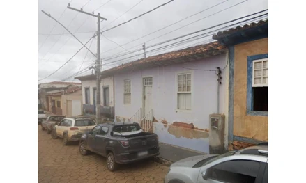 Casa em Paracatu, Centro, Rua Manoel Caetano Rocha, 175, MG. Área: 366.28m2 - imagem 0