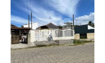Casa em Itanhaém, Gaivota (Praia), Avenida Walter Apelian Barbosa, 895, SP. Área: 120m2