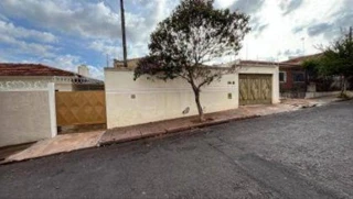 Imóvel 2726859 [''] - ['Avenida Francisco Serafim, 87, Laurini, Araraquara, SP'] ['Vila Furlan'] - ['Araraquara']/['SP'] - 1