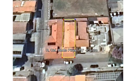 Casa em Tatuí, Centro, Rua Coronel Bento Pires, 757, SP. Área: 200m2