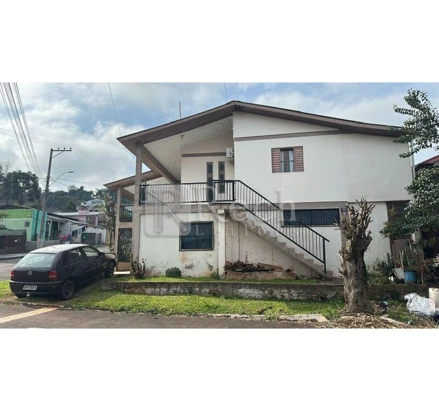 Casa em Sarandi, , Esquina formada pelas Ruas Guilherme Sareto e Getulio Osvaldo Bertocchi, 742, RS. Área: 360m2