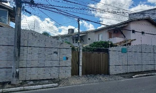 Imóvel 2963463 ['1444403474712'] - ['RUA JURACY MAGALHAES,N. 569 Nº 04, PITANGUEIRAS - CEP: 42701-890, LAURO DE FREITAS - BAHIA'] ['Bosque do Quiosque'] - ['Lauro de Freitas']/['BA'] - 1
