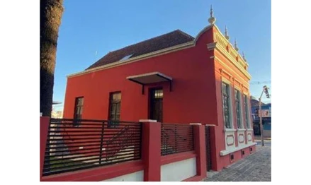 Casa em Curitiba, Prado Velho, Rua Comendador Roseira, 460, PR. Área: 179.85m2