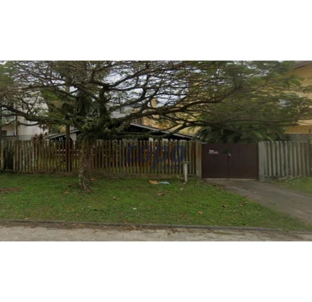 Casa em Matinhos, Centro, Av. Guarapuava, n. 1160, Centro, Matinhos/PR, 83260-000, PR. Área: 150m2