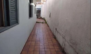 Imóvel 1920164 [''] - ['Rua Guaripé, nº 181, Vila do Bosque, São Paulo/SP Área Total: 284,08m² Área Construída : 162 Exibir mais Informações adicionais Descrição no Edital: Um terreno localizado a partir de 38,67m do canto chanfrado existente na esquina da rua Guaripe com a rua Serrano, medindo 8,00m de frente, por 36,55m da frente aos fundos, do lado esquerdo, de quem da rua olha para o imóvel, onde confina com Antonio Fernandez Y Fernandes, do lado direito, da frente aos fundos, depois de medi