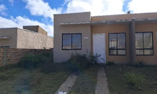 Imóvel 2394265 ['8787713480649'] - ['RUA NAIR MACHADO DE OLIVEIRA,N. 213 CS 48, CARA-CARA - CEP: 84033-865, PONTA GROSSA - PARANA'] ['Cará-Cará'] - ['Ponta Grossa']/['PR'] - 1
