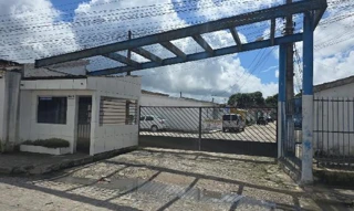 Imóvel 2400765 ['8555535295777'] - ['RUA JOSÉ MONTEIRO DE MELO,N. 73, PREF ANTÔNIO L SOUZA - CEP: 57100-000, RIO LARGO - ALAGOAS'] ['Conj. Bandeirante'] - ['Rio Largo']/['AL'] - 1