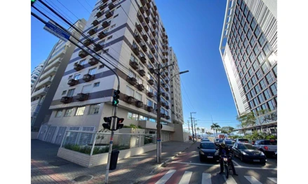 Apartamento em Florianópolis, Centro, Avenida Othon Gama D’Eça, n. 04, SC. Área: 136m2