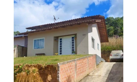 Casa em São Bento do Sul, Alpino, Estrada Carlos Schroeder, N.º 1061, SC. Área: 51.9m2