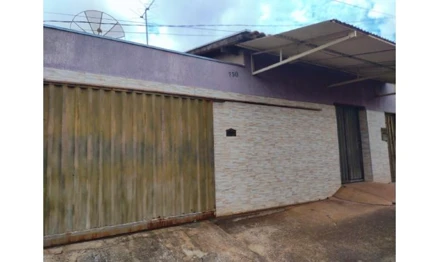Casa em Uberaba, Jardim Elza Amuí IV, Av. Neusa Barsanulfo Arantes, nº 730, MG. Área: 69.07m2