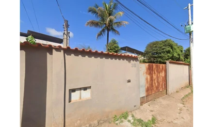 Casa em Sabará, Santo Antônio (Roça Grande), Rua Santa Efigênia, 38, MG. Área: 406m2
